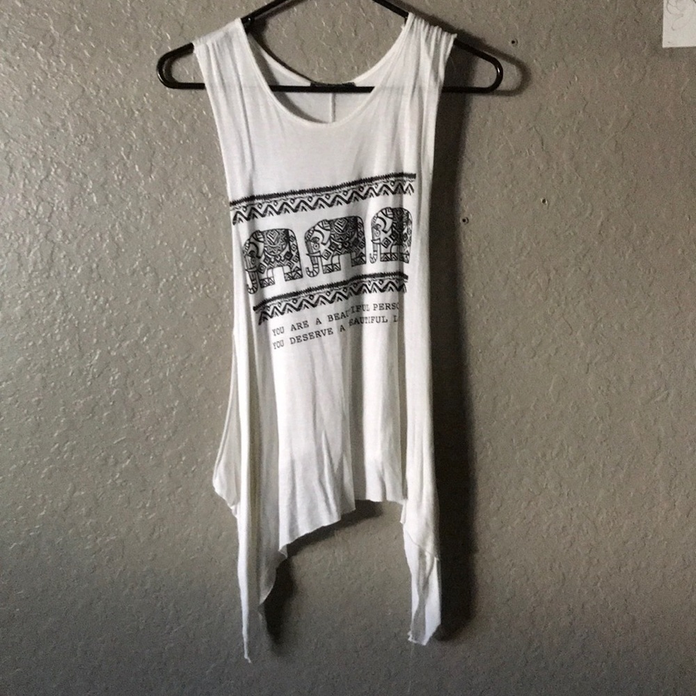 White Shortsleeved Top